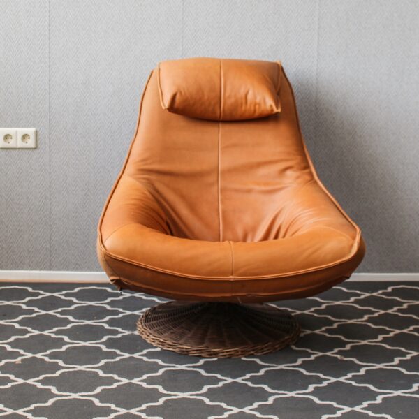 Gerard van den Berg fauteuil SWIVEL CHAIR Guldeling