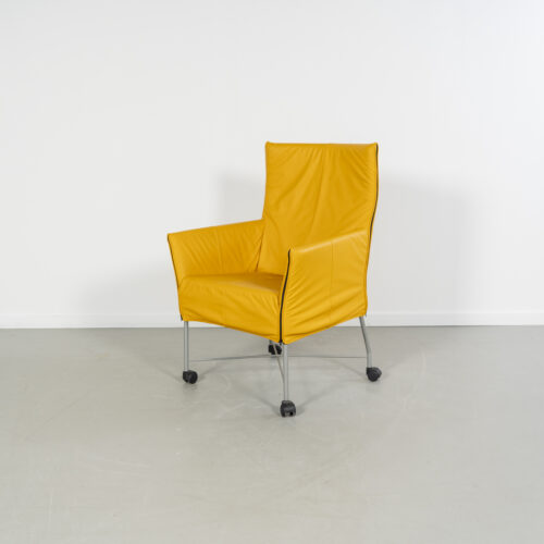 Montis Charly Fauteuil Okergeel Leer - Grijs (Op Wielen)