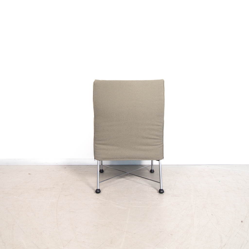 Montis Charly Fauteuil Beige Stof – Chroom onderstel met armleuningen