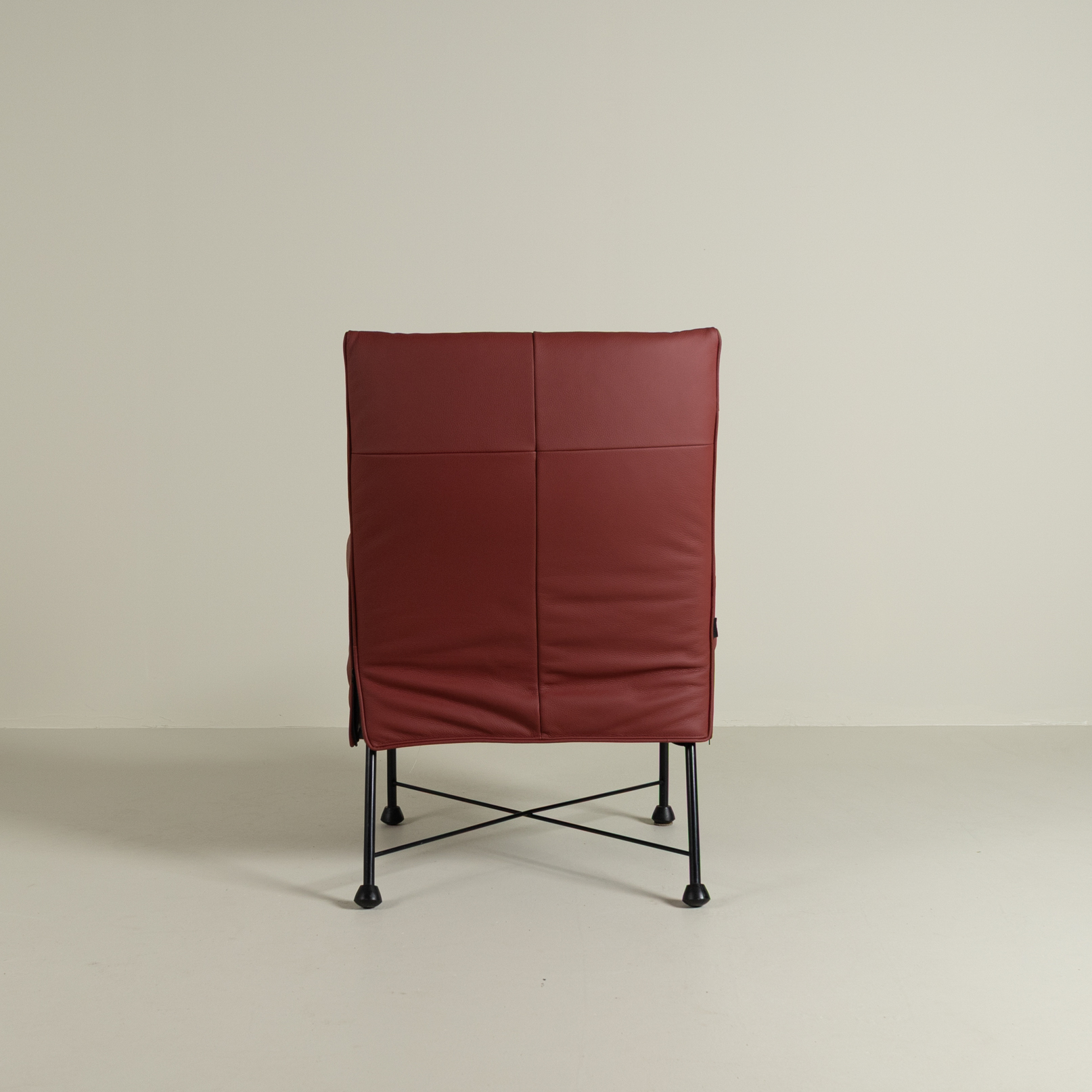 Montis Charly Fauteuil Rood Leer - Zwart (Op Doppen) + Hocker