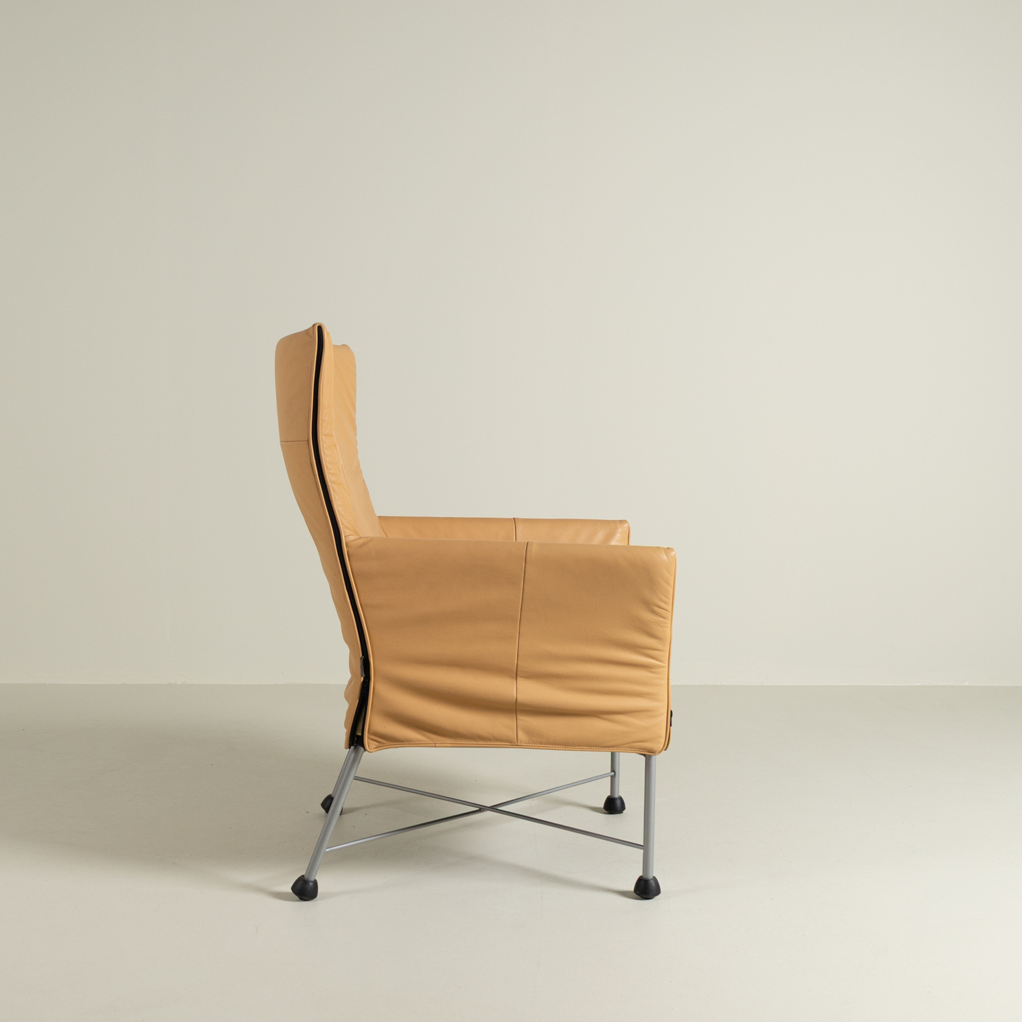 Montis Charly Fauteuil Vanille Leer - Aluminium (Op Doppen)