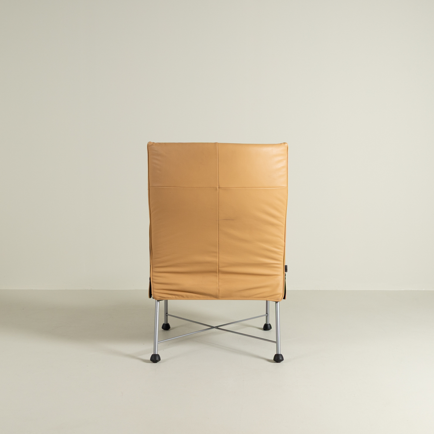 Montis Charly Fauteuil Vanille Leer - Aluminium (Op Doppen)