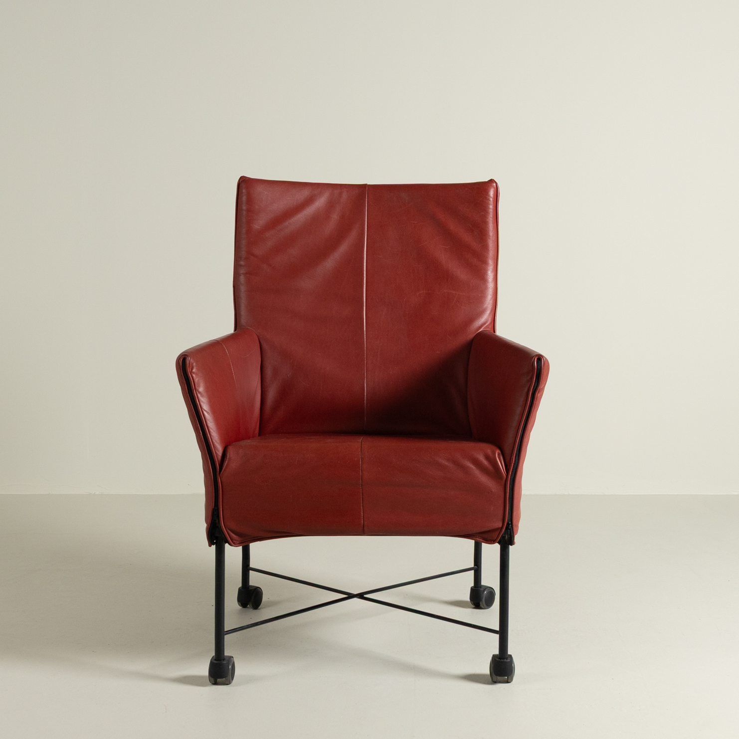 Montis Charly Fauteuil Rood Leer - Zwart (Op Wielen)