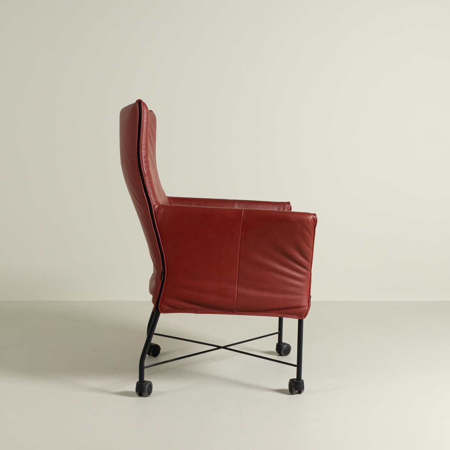 Montis Charly Fauteuil Rood Leer - Zwart (Op Wielen)