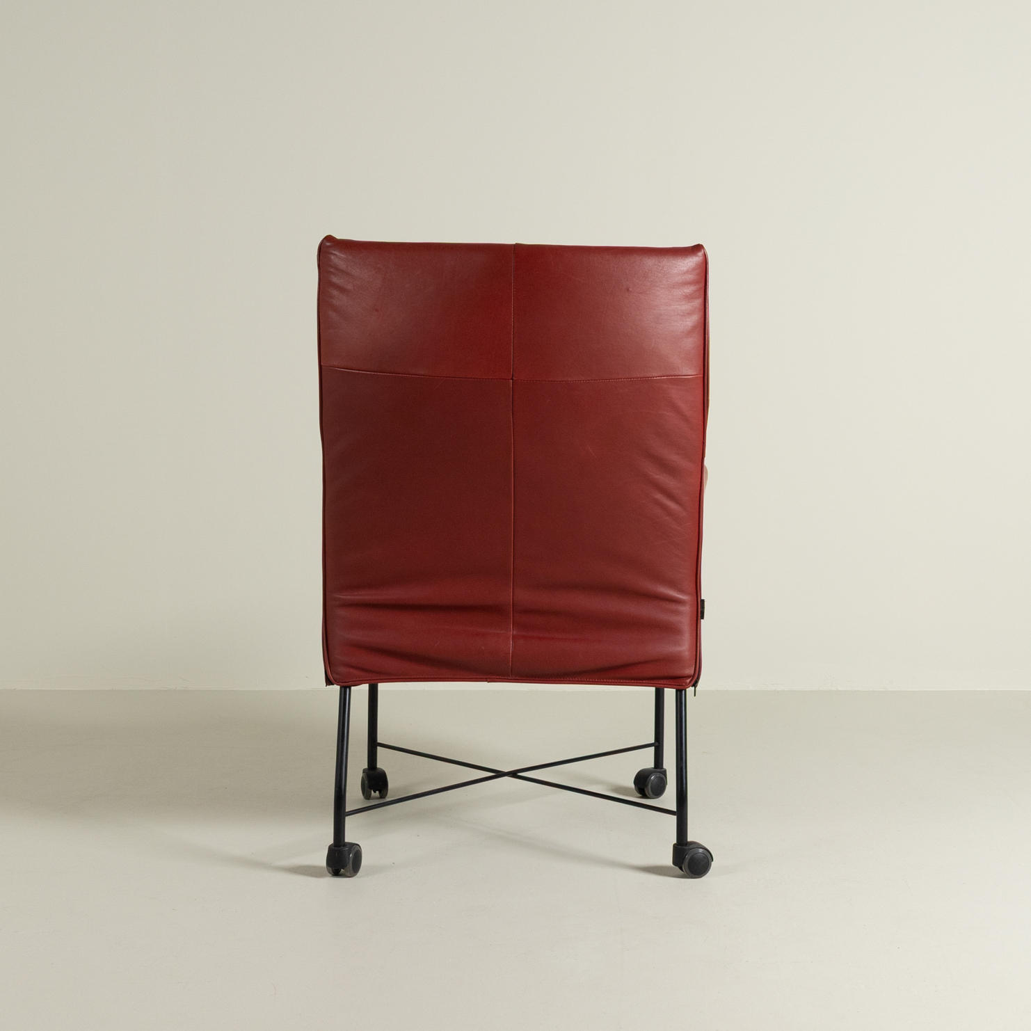 Montis Charly Fauteuil Rood Leer - Zwart (Op Wielen)