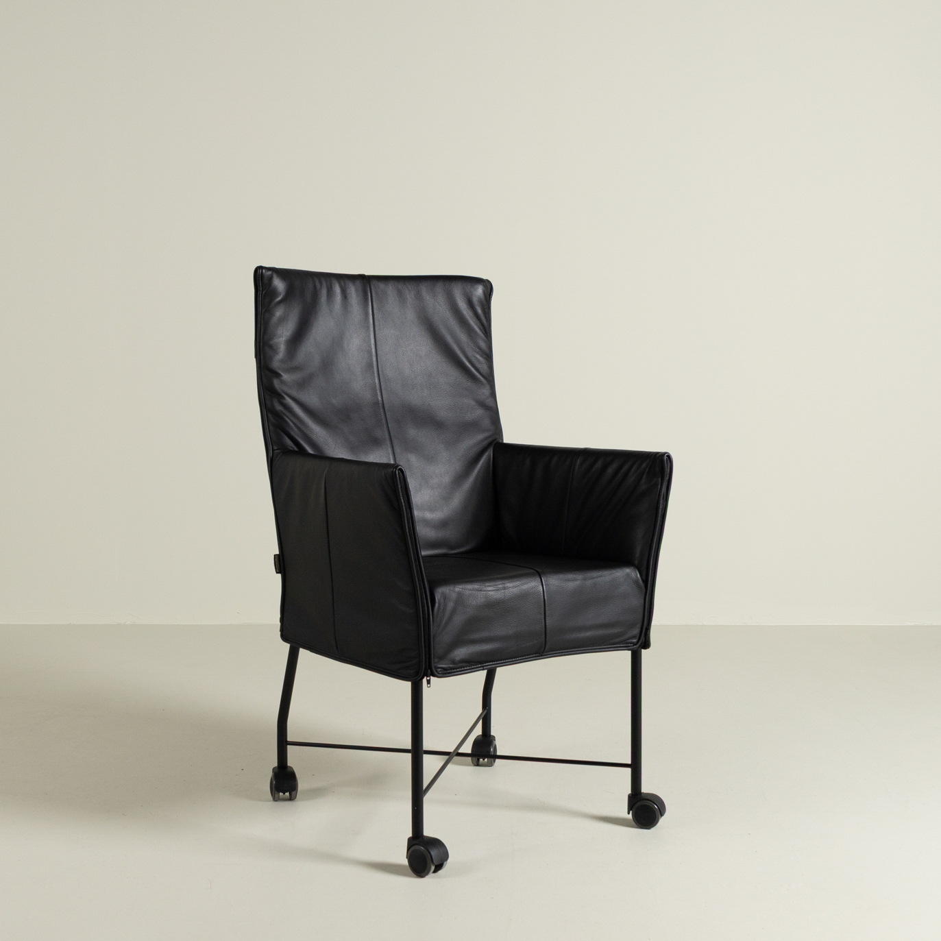 Montis Chaplin Zwart Leer - Aluminium (Op Wielen)