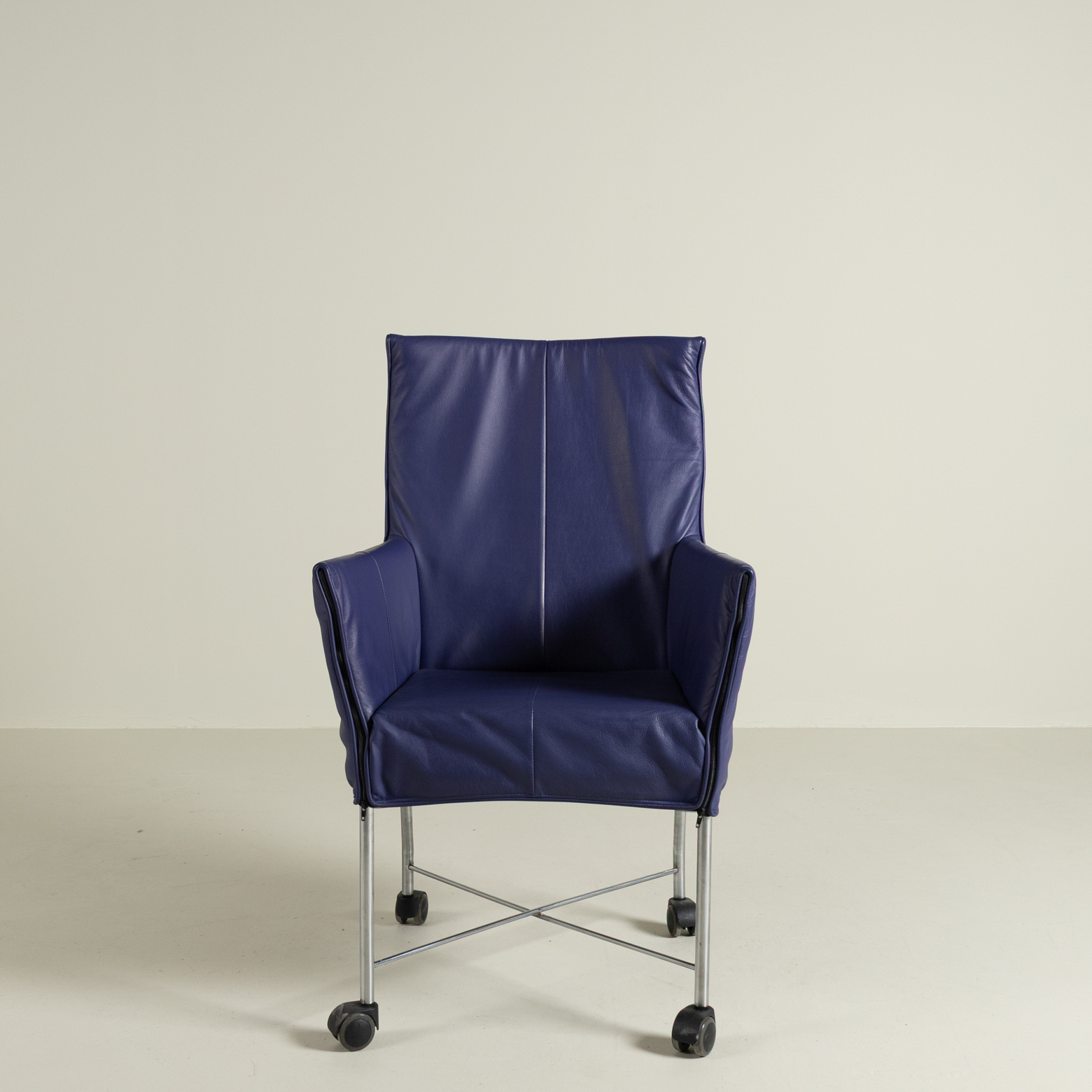 Montis Chaplin Lavendel Leer - Aluminium (Op Wielen)
