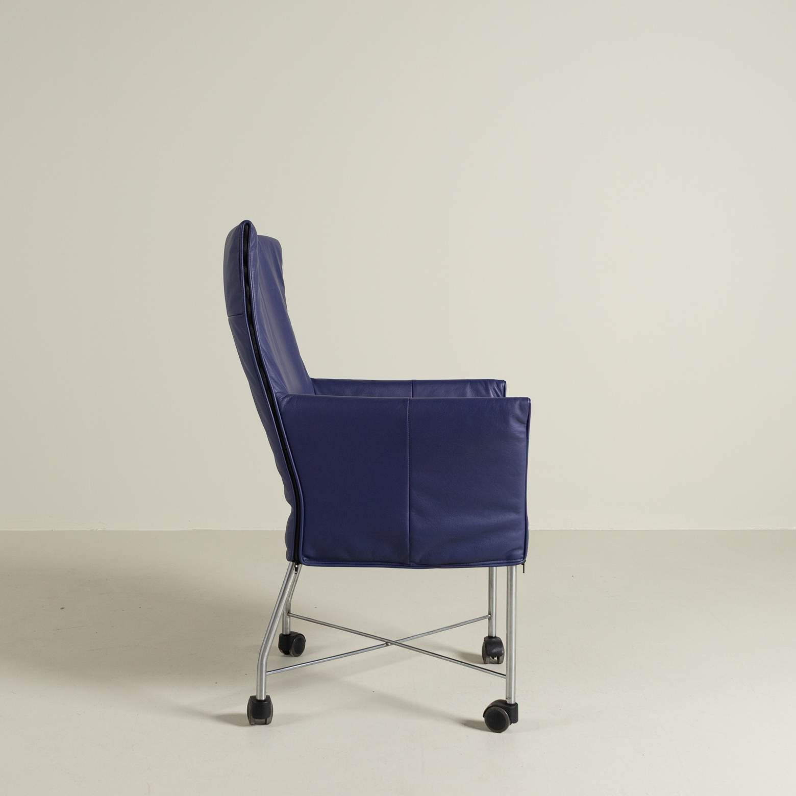 Montis Chaplin Lavendel Leer - Aluminium (Op Wielen)