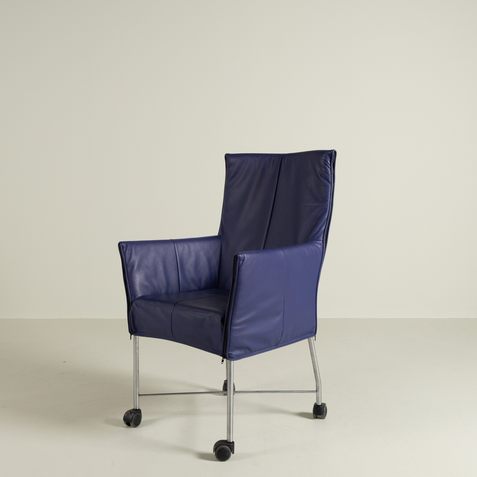 Montis Chaplin Lavendel Leer - Aluminium (Op Wielen)