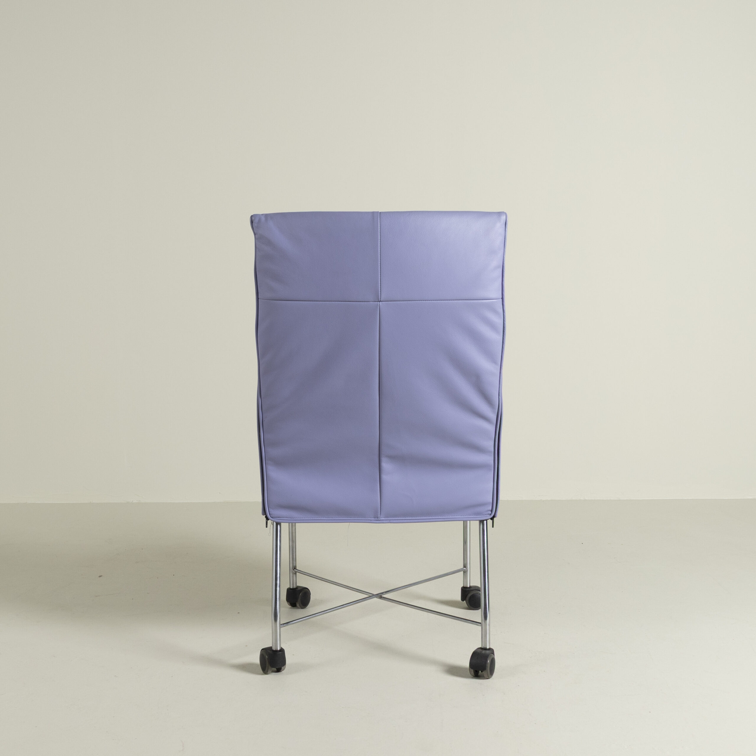 Montis Chaplin Stoel Paars Leer - Aluminium (Op Wielen)